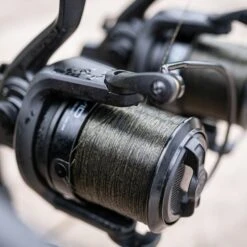 Avid Carp Outline Camo Reel Line 300m 0,33mm (15lb) -TackleXpert Winkel 10b1b58508273b07