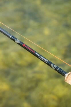 Ultimate Pike Caster 2.40m 30-80g -TackleXpert Winkel 2f1abdc07cf8c3a7