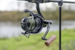 Radical Insist LS-M Karpermolen 10000 -TackleXpert Winkel 3164042e2dd9b64c