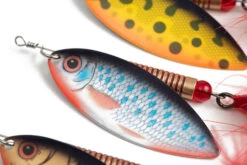 Fox Rage Ultra UV Spinner Roach 26g Size 6 -TackleXpert Winkel 68a4f9cfb8546568